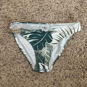 Aerie bikini bottom with gold side detail. Size small.